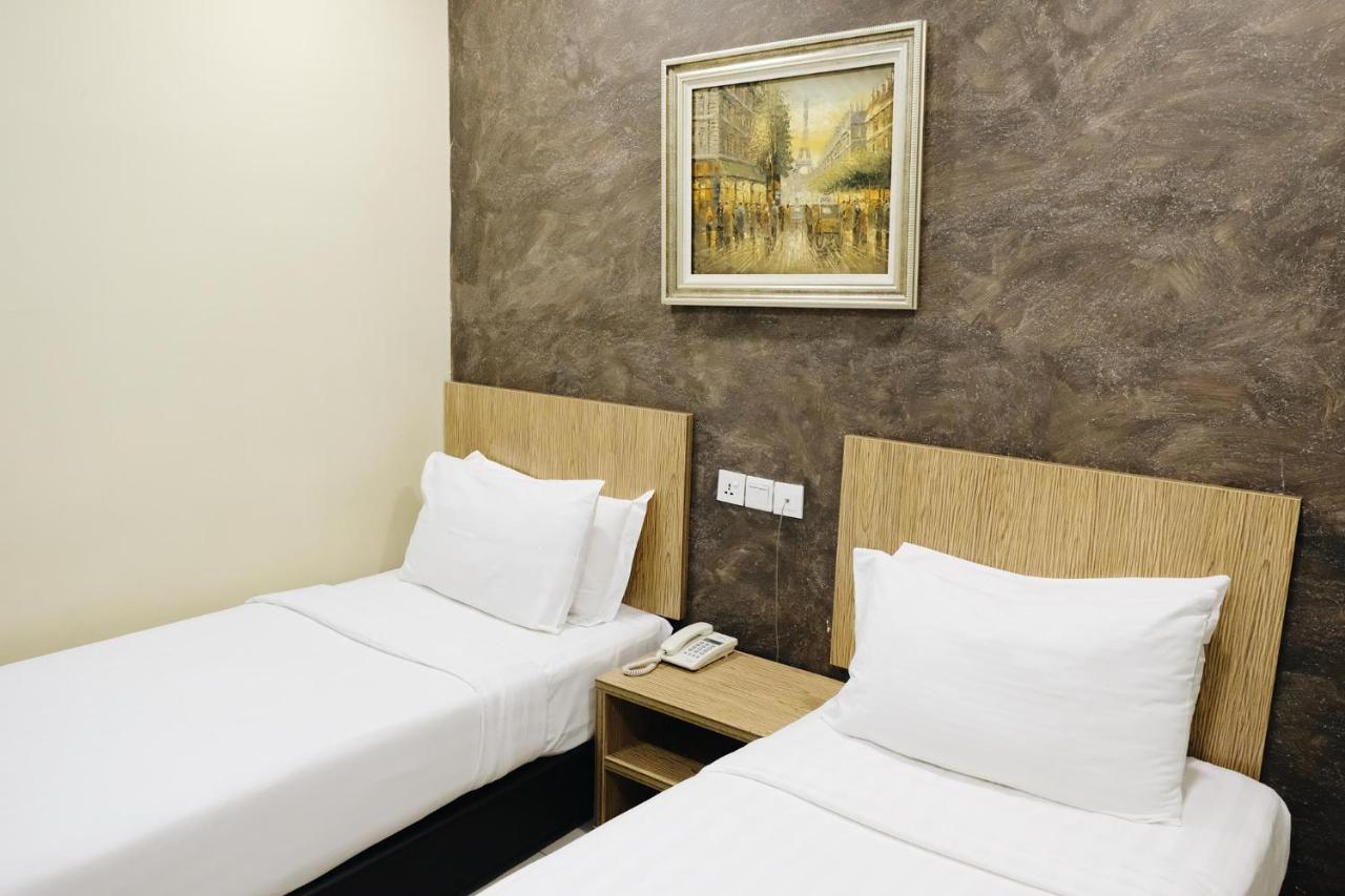 Era Plus Hotel Seri Kembangan Dış mekan fotoğraf
