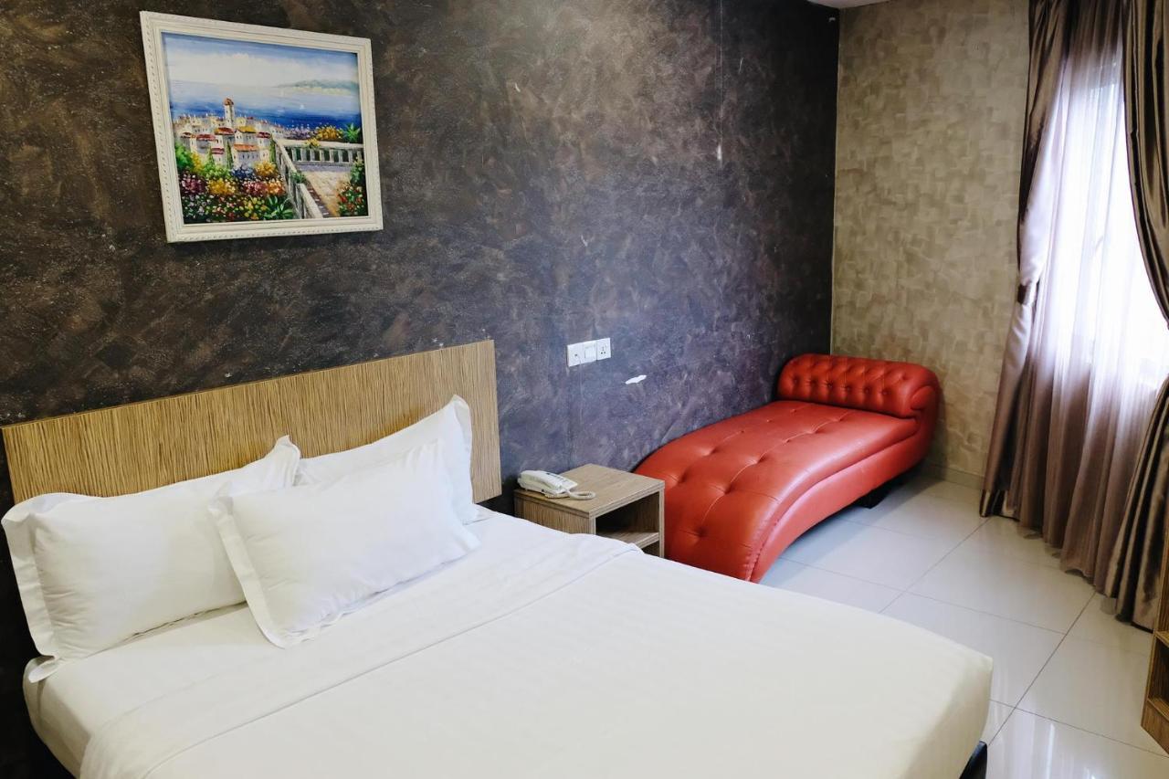 Era Plus Hotel Seri Kembangan Dış mekan fotoğraf