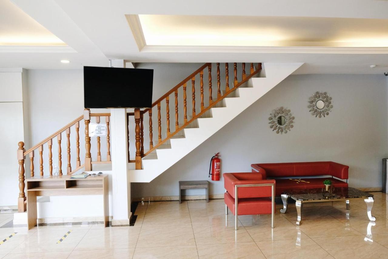 Era Plus Hotel Seri Kembangan Dış mekan fotoğraf