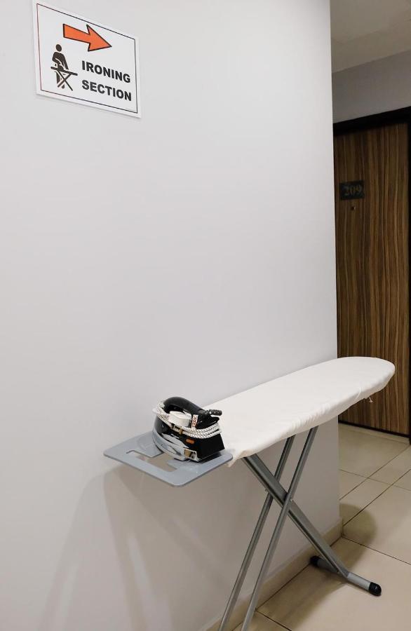 Era Plus Hotel Seri Kembangan Dış mekan fotoğraf