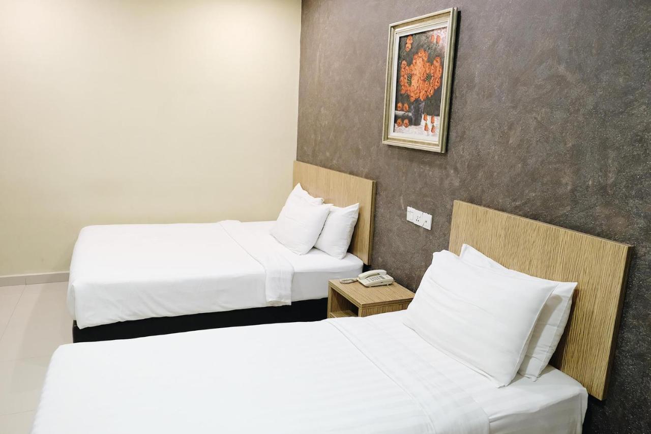 Era Plus Hotel Seri Kembangan Dış mekan fotoğraf