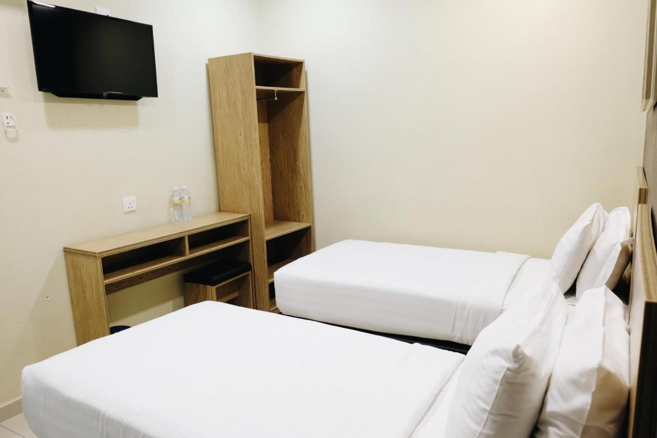 Era Plus Hotel Seri Kembangan Dış mekan fotoğraf