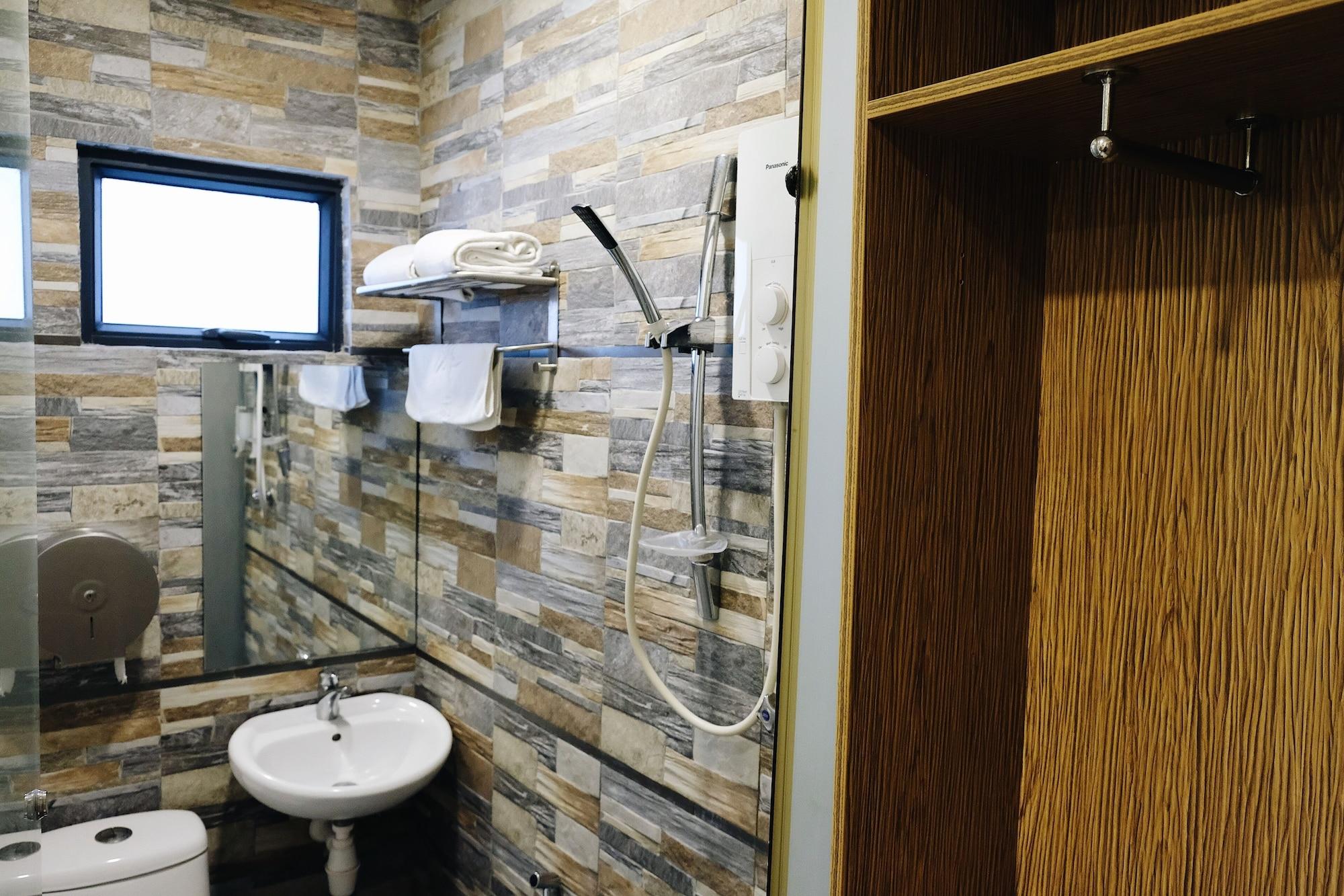 Era Plus Hotel Seri Kembangan Dış mekan fotoğraf