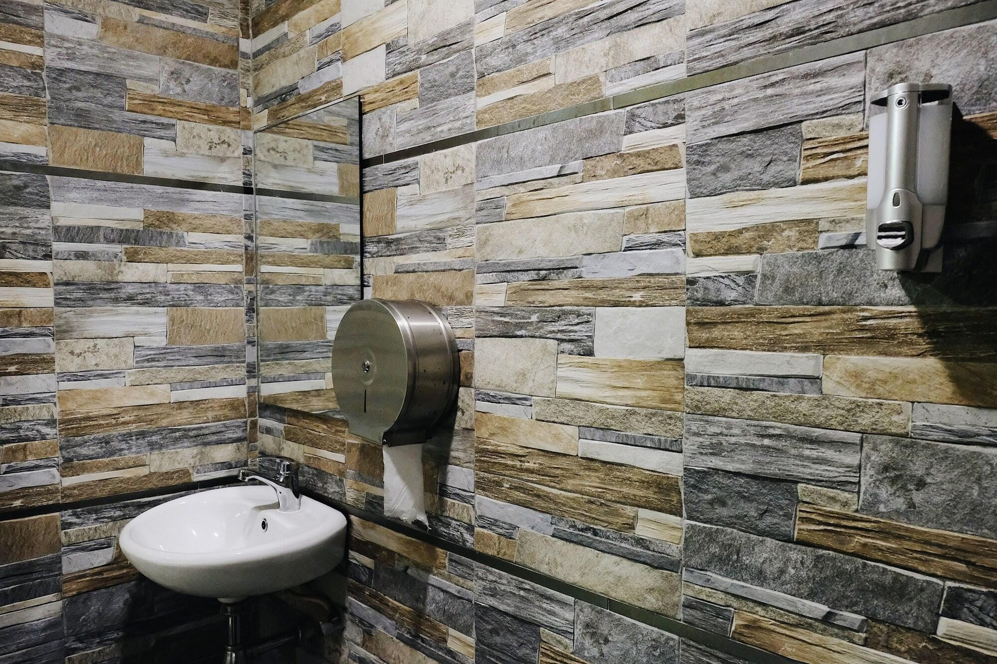 Era Plus Hotel Seri Kembangan Dış mekan fotoğraf
