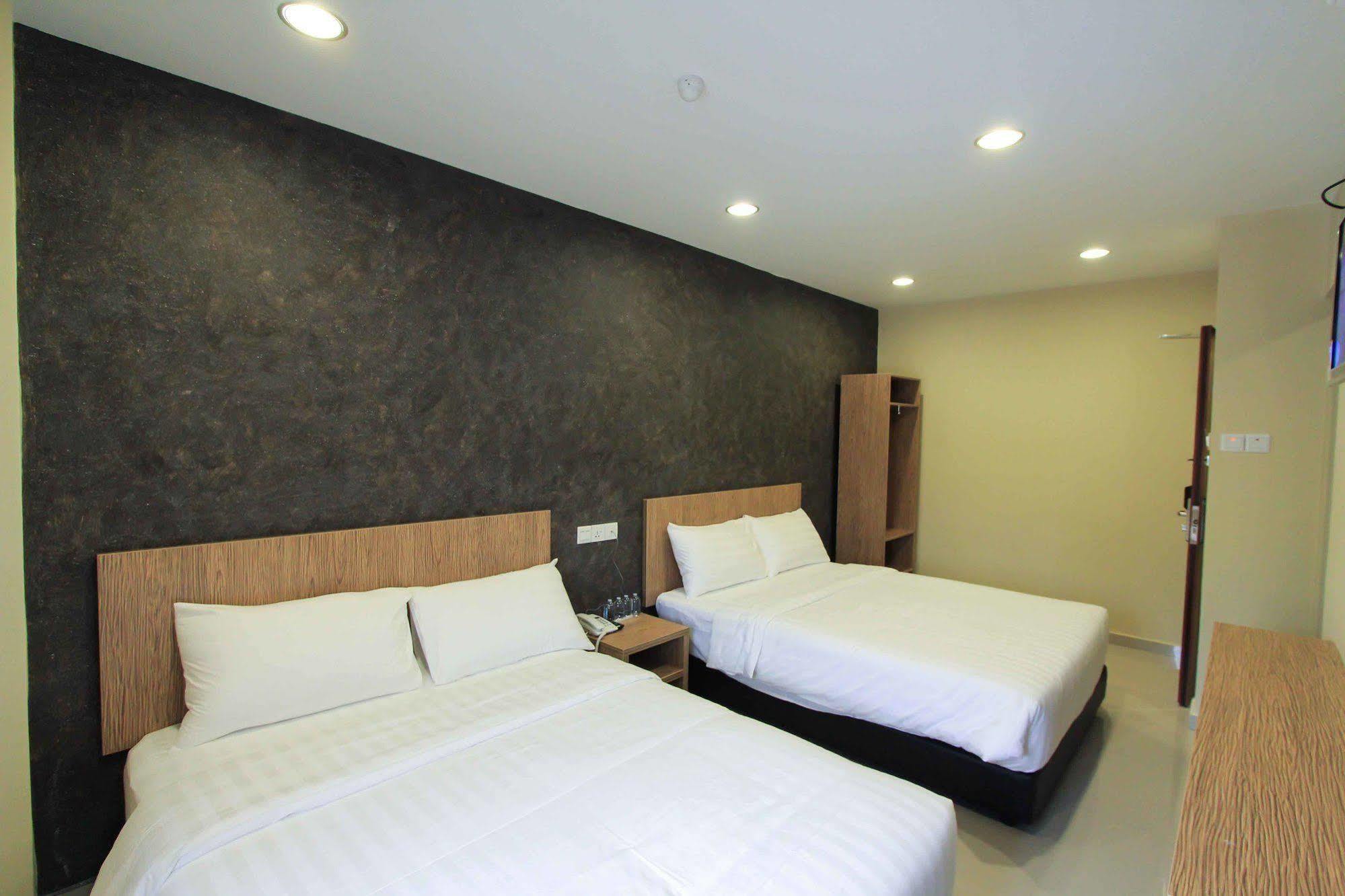 Era Plus Hotel Seri Kembangan Dış mekan fotoğraf